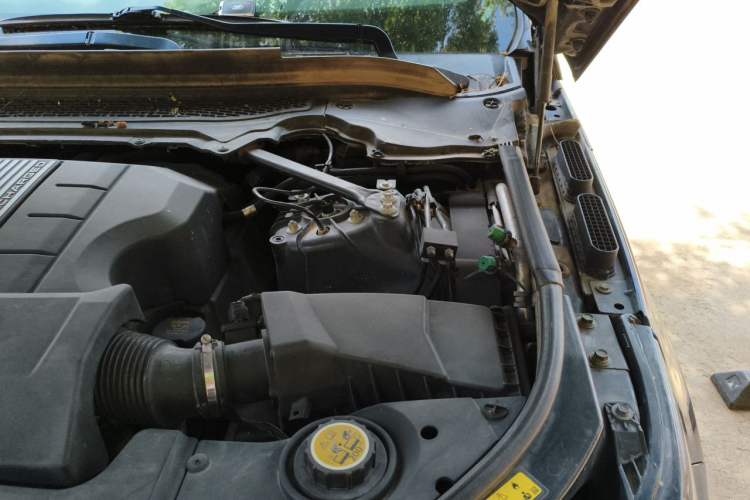 Used Land Rover Range Sport 2016 3.0 SC V6 HSE Engine Bay Left