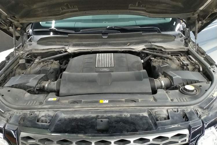 Used Land Rover Range Sport 2016 3.0 SC V6 SE Engine Bay