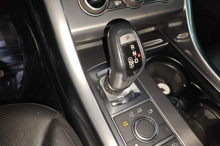 Used Land Rover Range Sport 2016 3.0 SC V6 SE Gear Lever