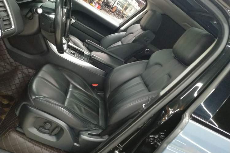 Used Land Rover Range Sport 2016 3.0 SC V6 SE Left Front Seat