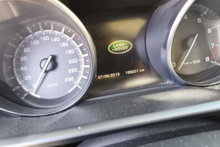 Used Land Rover Range Sport 2016 3.0 SC V6 HSE Odometer Close Up