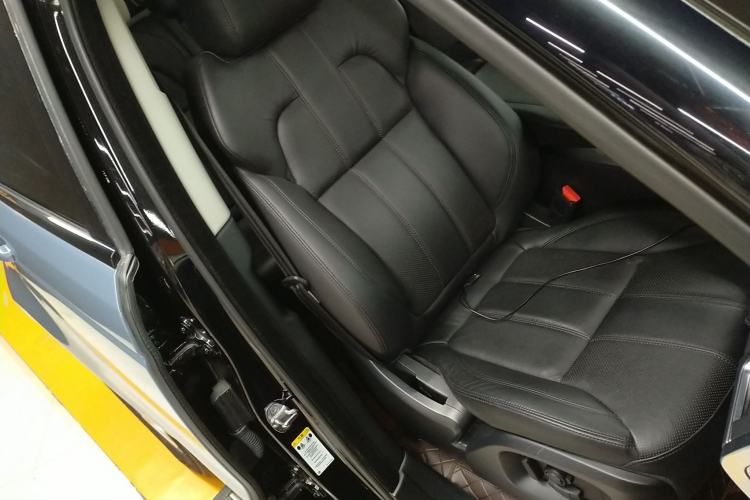 Used Land Rover Range Sport 2016 3.0 SC V6 SE Right Front Seat