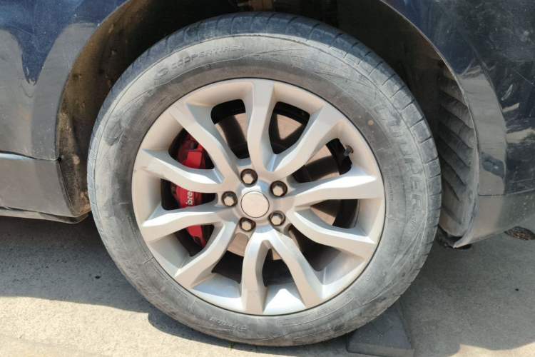 Used Land Rover Range Sport 2016 3.0 SC V6 HSE Right Front Wheel Hub