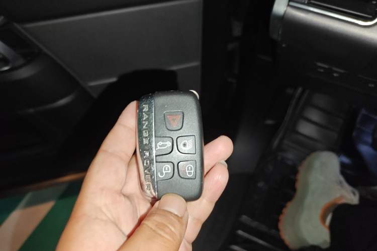 Used Land Rover Range Sport 2016 3.0 SC V6 SE Vehicle Key
