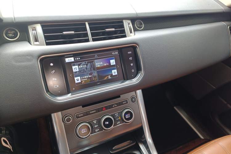 Used Land Rover Range Sport 2016 3.0 SC V6 HSE Audio And AC Panel