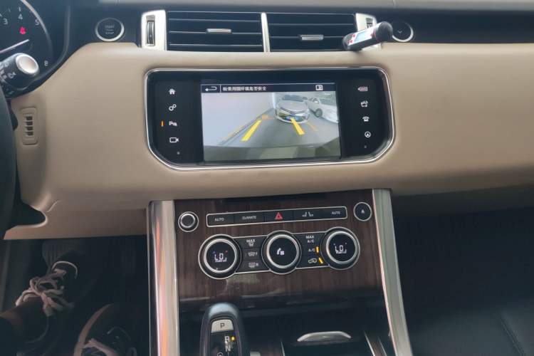Used Land Rover Range Sport 2016 3.0 SC V6 HSE Audio And AC Panel