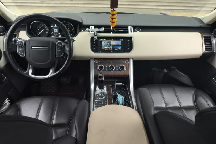 Used Land Rover Range Sport 2016 3.0 SC V6 SE Center Console