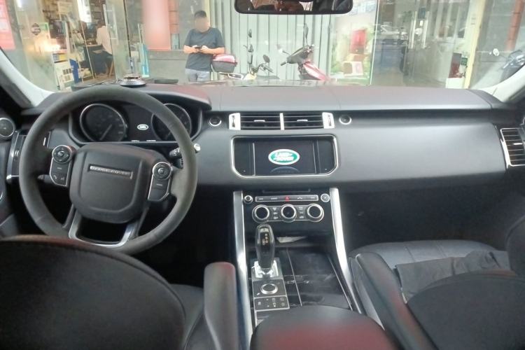 Used Land Rover Range Sport 2016 2.0 GTDi HSE Center Console