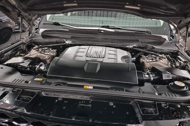 Used Land Rover Range Sport 2016 3.0 SC V6 HSE Engine Bay