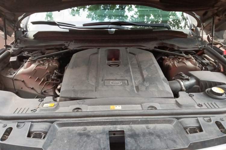 Used Land Rover Range Sport 2016 2.0 GTDi HSE Engine Bay