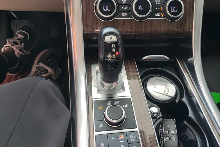 Used Land Rover Range Sport 2016 3.0 SC V6 HSE Gear Lever