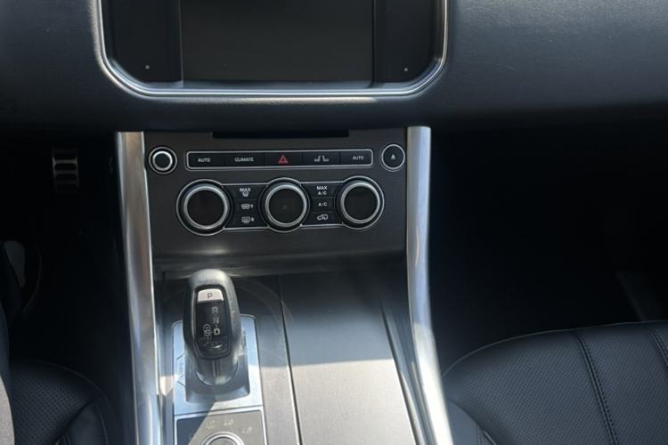 Used Land Rover Range Sport 2016 3.0 SC V6 HSE DYNAMIC Interior 2