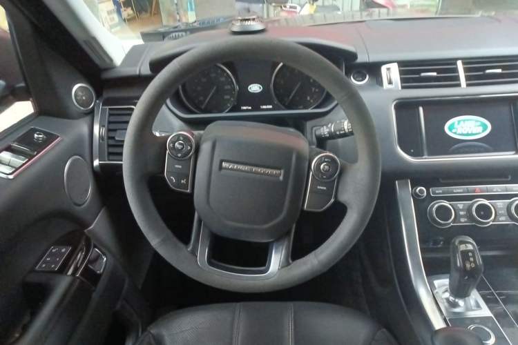 Used Land Rover Range Sport 2016 2.0 GTDi HSE Steering Wheel