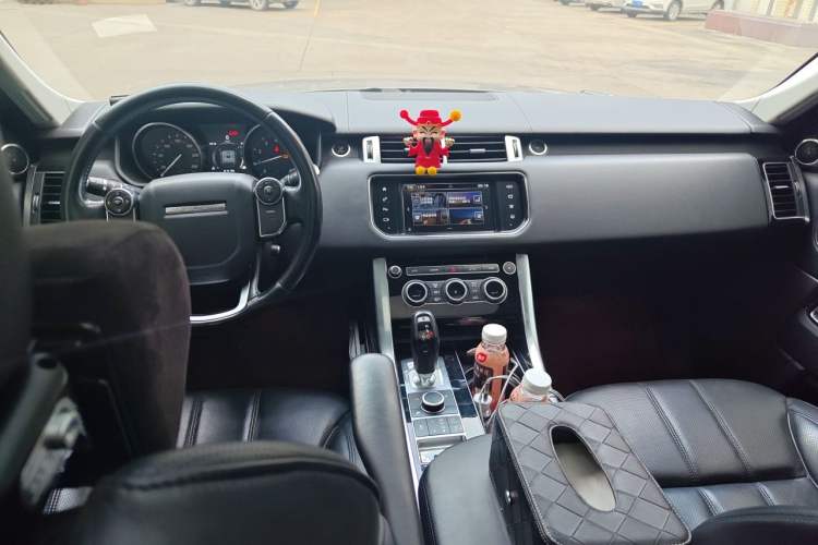 Used Land Rover Range Sport 2016 3.0 SC V6 HSE Center Console