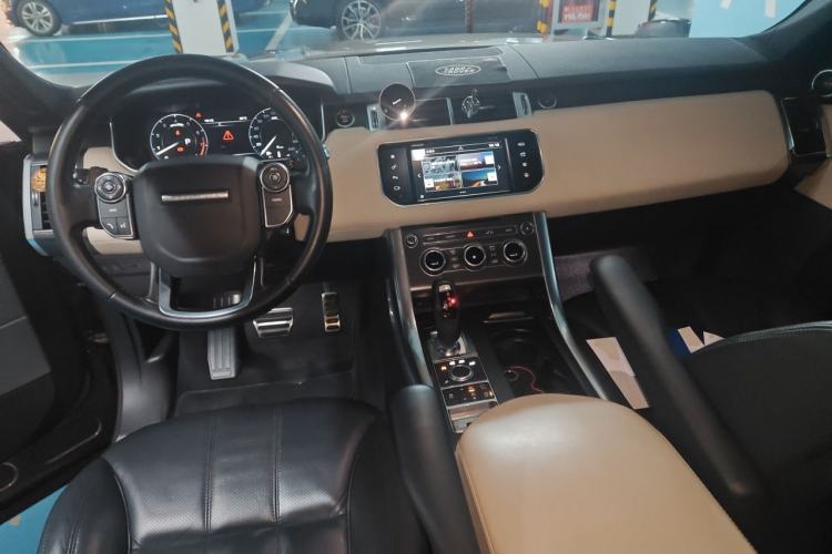 Used Land Rover Range Sport 2016 3.0 SC V6 HSE DYNAMIC Center Console