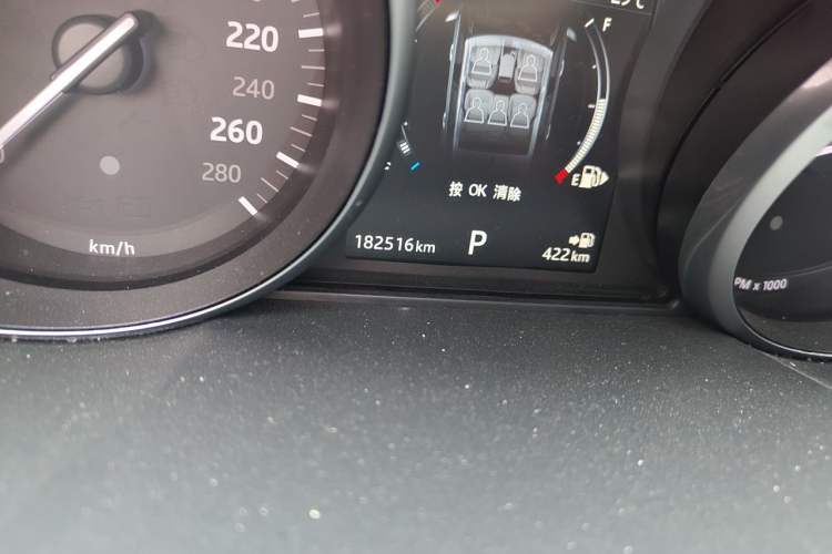 Used Land Rover Range Sport 2016 3.0 SC V6 HSE Odometer Close Up