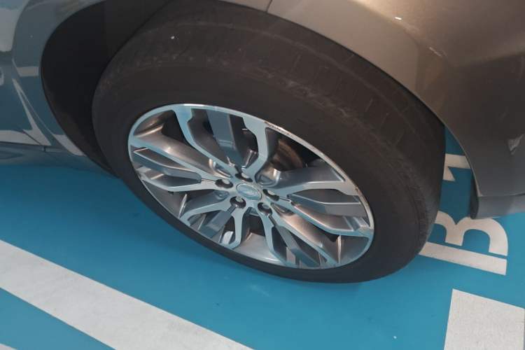 Used Land Rover Range Sport 2016 3.0 SC V6 HSE DYNAMIC Right Front Wheel Hub