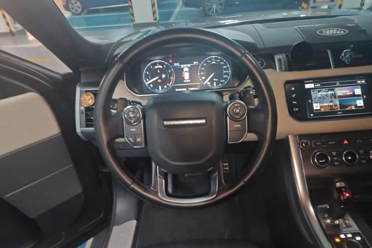 Used Land Rover Range Sport 2016 3.0 SC V6 HSE DYNAMIC Steering Wheel