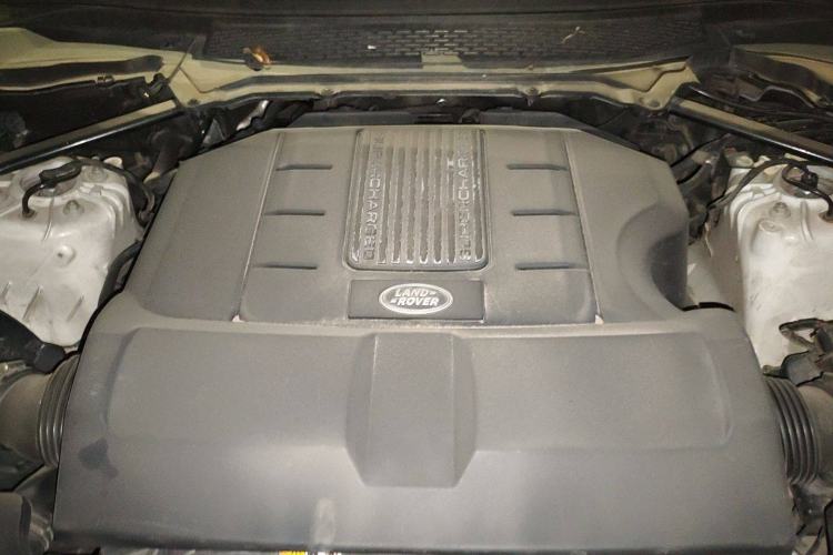 Used Land Rover Range Sport 2016 3.0 SC V6 HST Engine Bay