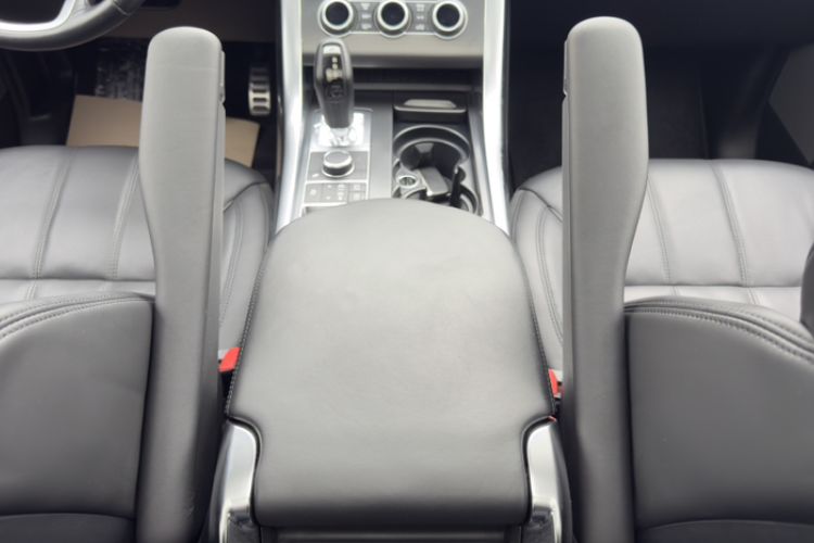 Used Land Rover Range Sport 2016 3.0 SC V6 HSE DYNAMIC Interior 9