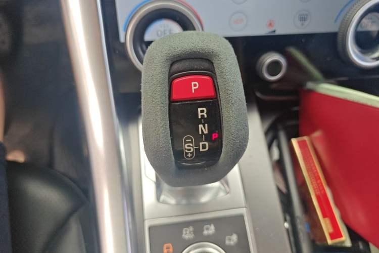 Used Land Rover Range Sport 2016 3.0 SC V6 SE Gear Lever
