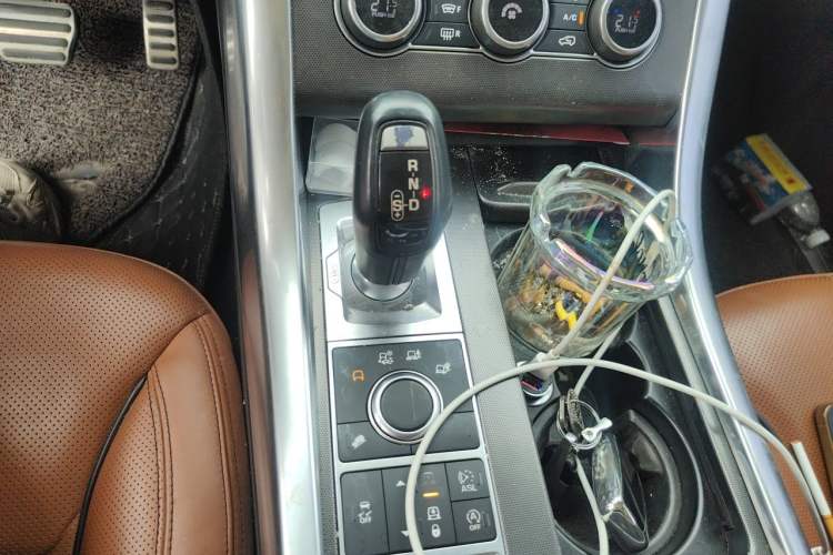 Used Land Rover Range Sport 2016 3.0 SC V6 HSE Gear Lever
