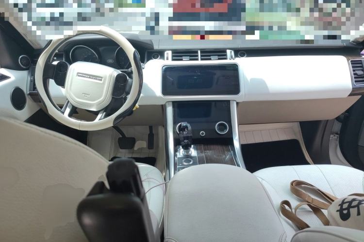 Used Land Rover Range Sport 2016 2.0 GTDi HSE Center Console
