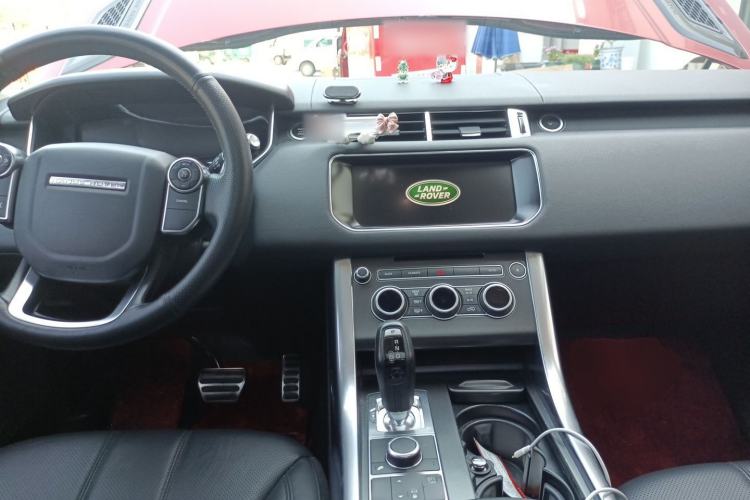 Used Land Rover Range Sport 2016 3.0 SC V6 HSE Center Console