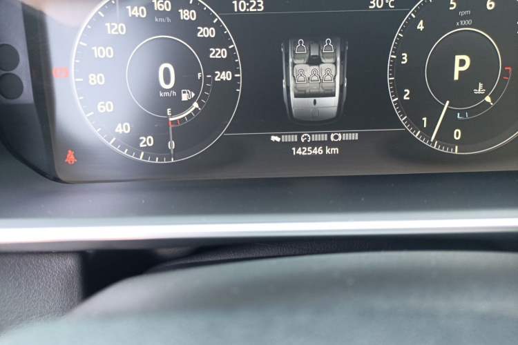 Used Land Rover Range Sport 2016 3.0 SC V6 HSE Odometer Close Up