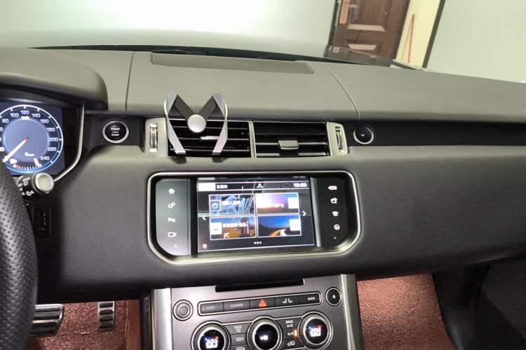 Used Land Rover Range Sport  Audio And AC Panel