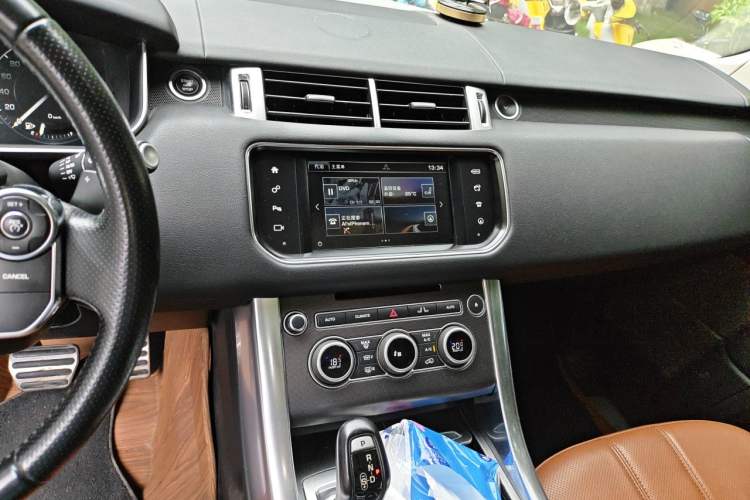 Used Land Rover Range Sport 2016 3.0 SC V6 HSE DYNAMIC Audio And AC Panel