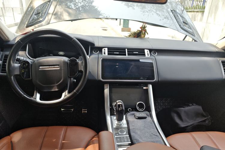 Used Land Rover Range Sport 2016 3.0 SC V6 HSE DYNAMIC Center Console