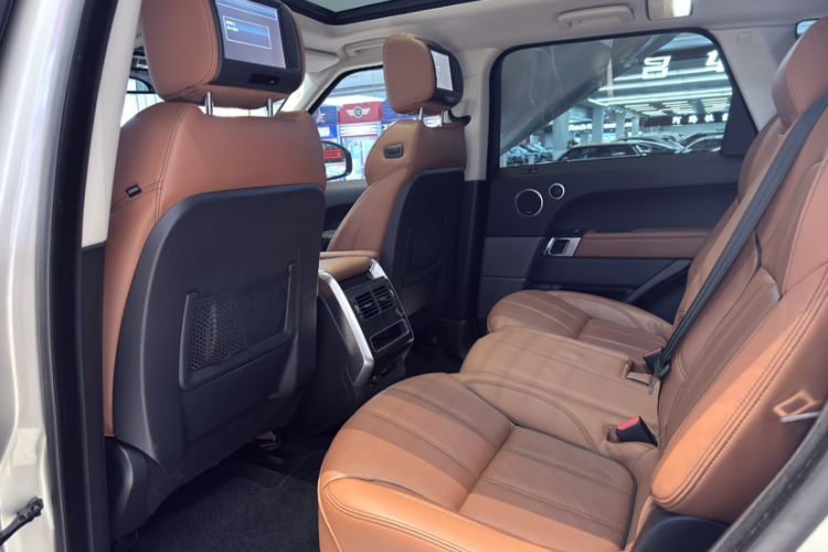 Used Land Rover Range Sport 2016 3.0 SC V6 HSE DYNAMIC Interior 9