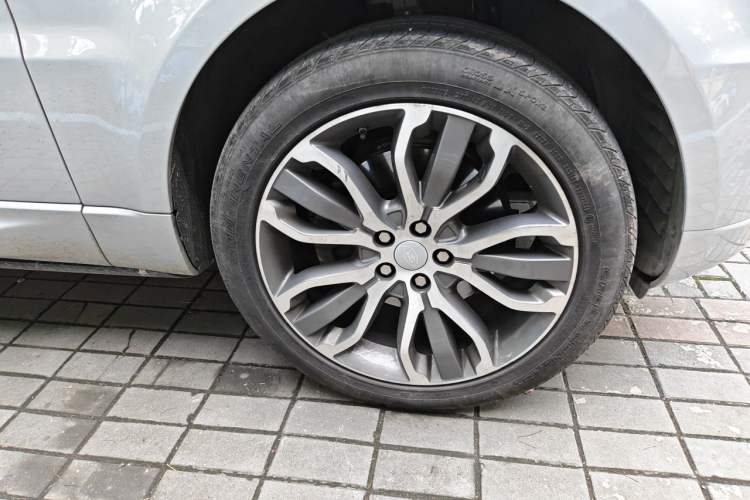 Used Land Rover Range Sport 2016 3.0 SC V6 HSE DYNAMIC Right Front Wheel Hub