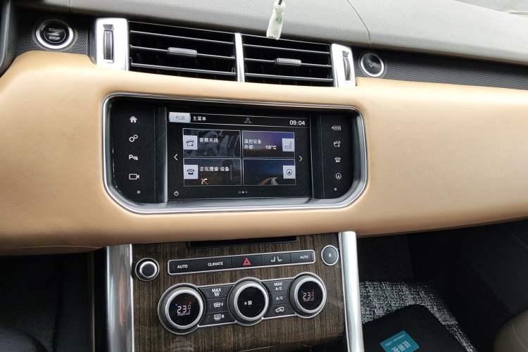 Used Land Rover Range Sport 2016 3.0 SC V6 HSE Audio And AC Panel