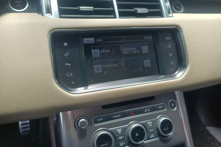 Used Land Rover Range Sport 2016 3.0 SC V6 HSE Audio And AC Panel
