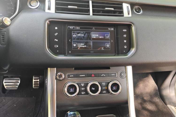 Used Land Rover Range Sport 2016 3.0 SC V6 HSE DYNAMIC Audio And AC Panel