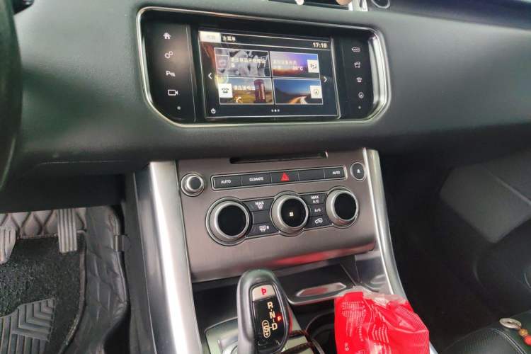Used Land Rover Range Sport 2016 3.0 SC V6 SE Audio And AC Panel
