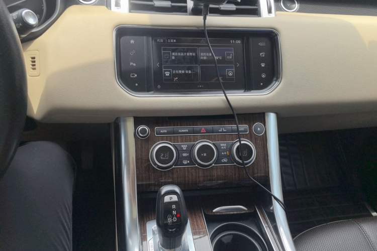 Used Land Rover Range Sport 2016 3.0 SC V6 SE Audio And AC Panel