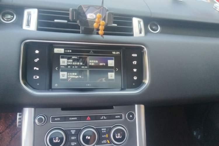 Used Land Rover Range Sport 2016 3.0 SC V6 HSE DYNAMIC Audio And AC Panel