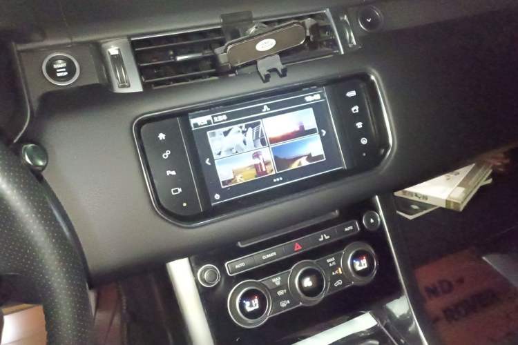 Used Land Rover Range Sport 2016 3.0 SC V6 HSE Audio And AC Panel