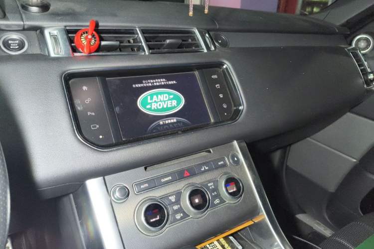 Used Land Rover Range Sport 2016 3.0 SC V6 HSE DYNAMIC Audio And AC Panel