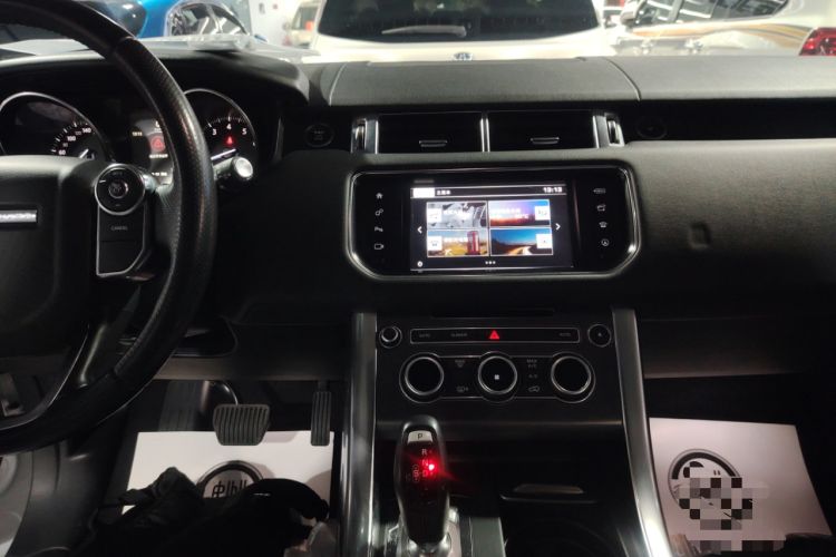 Used Land Rover Range Sport 2016 3.0 SC V6 SE Audio And AC Panel