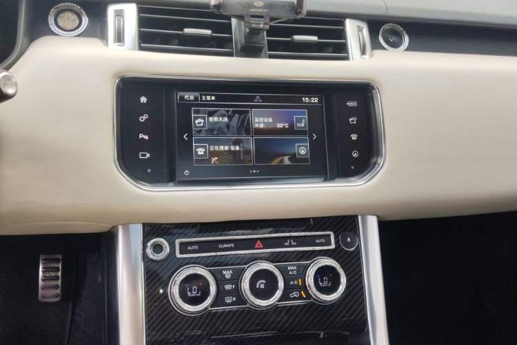 Used Land Rover Range Sport 2016 2.0 GTDi HSE Audio And AC Panel