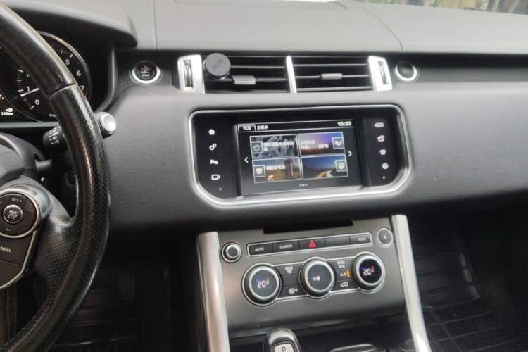 Used Land Rover Range Sport 2016 3.0 SC V6 SE Audio And AC Panel