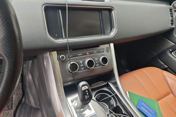 Used Land Rover Range Sport 2016 3.0 SC V6 HSE DYNAMIC Audio And AC Panel