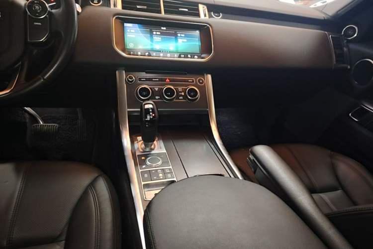 Used Land Rover Range Sport 2016 3.0 SC V6 SE Audio And AC Panel