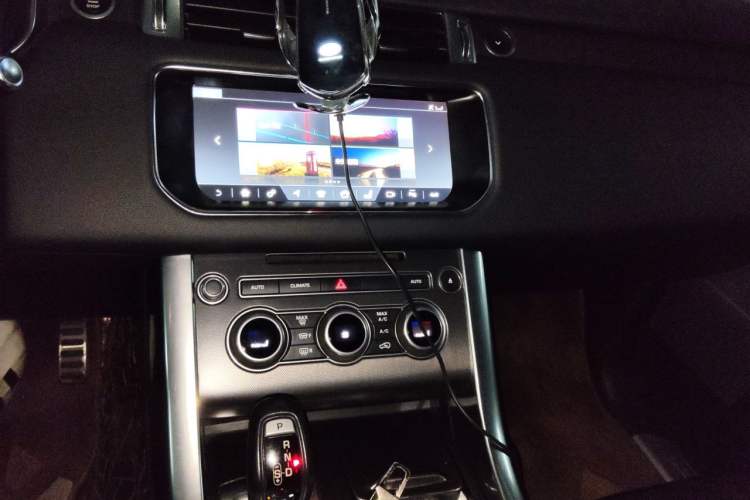 Used Land Rover Range Sport 2016 3.0 SC V6 HSE DYNAMIC Audio And AC Panel
