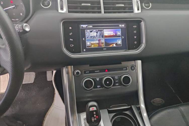 Used Land Rover Range Sport 2016 3.0 SC V6 SE Audio And AC Panel