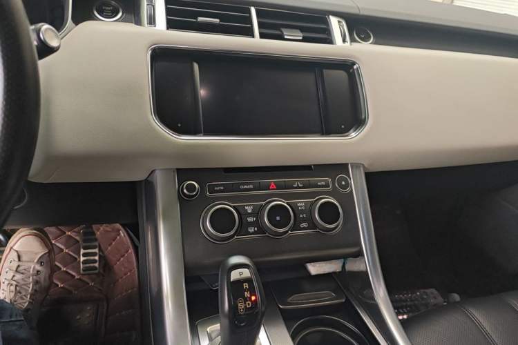Used Land Rover Range Sport 2016 3.0 SC V6 HSE DYNAMIC Audio And AC Panel